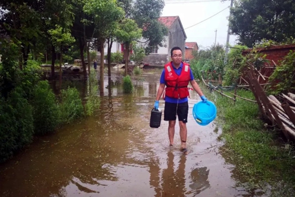 汛情雖可怕，抵不住環(huán)境監(jiān)測(cè)人員必勝的決心！